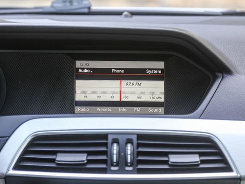 Used 2013 Mercedes-Benz C 250 Sedan image 12