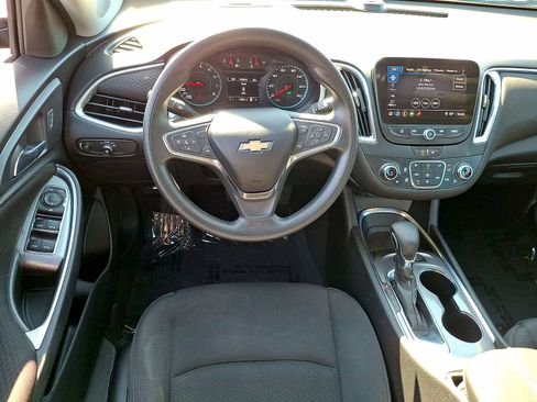 Used 2021 Chevrolet Malibu LT FWD image 21