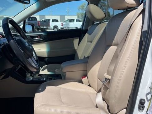 Used 2016 Subaru Outback 2.5i Limited AWD/4WD image 29