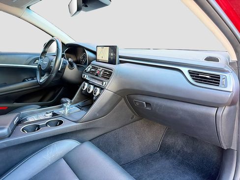 Used 2022 Genesis G70 2.0T RWD image 29
