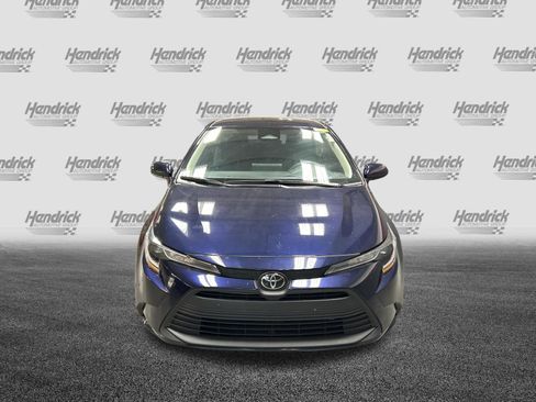 Used 2023 Toyota Corolla LE FWD image 3