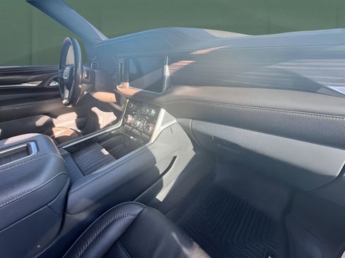 Used 2021 GMC Yukon XL Denali image 13