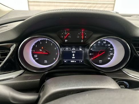 Used 2018 Buick Regal Preferred FWD image 11