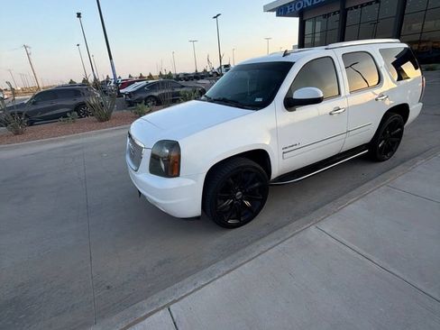 Used 2010 GMC Yukon Denali RWD image 12