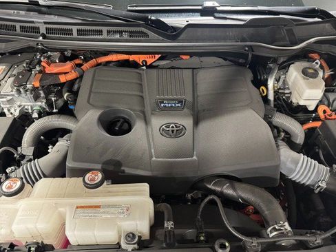 Used 2025 Toyota Tundra Limited AWD/4WD image 13