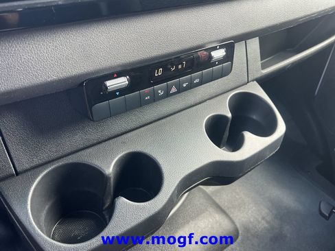 Used 2025 Mercedes-Benz Sprinter 2500 image 9