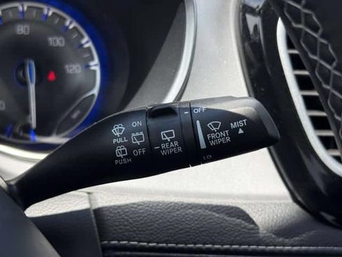 Used 2025 Chrysler Pacifica Limited FWD image 27