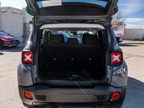 Used 2020 Jeep Renegade Latitude image 32