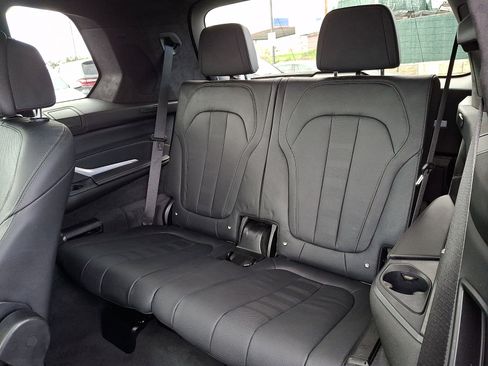 Used 2020 BMW X7 xDrive40i w/ M Sport Package AWD/4WD image 11