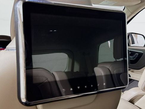 Used 2022 Lincoln Aviator Grand Touring w/ Equipment Group 301A AWD/4WD image 25