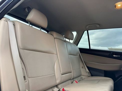 Used 2017 Subaru Outback 3.6R Limited AWD/4WD image 30