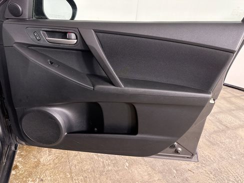 Used 2011 MAZDA MAZDA3 i Touring FWD image 29