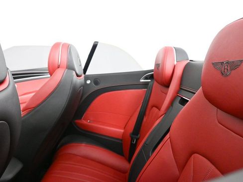 Used 2021 Bentley Continental GT V8 image 18