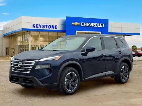 Used 2025 Nissan Rogue SV FWD image 3