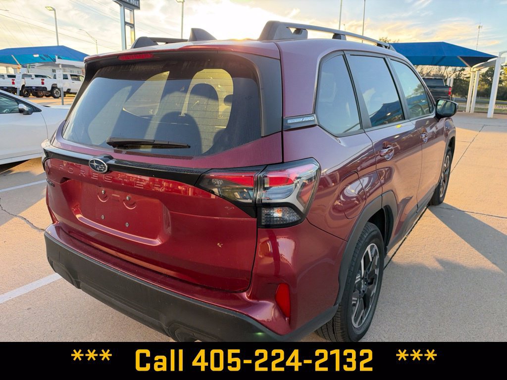 Used 2025 Subaru Forester Premium AWD/4WD image 9