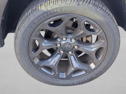Used 2022 RAM 1500 Limited AWD/4WD image 16