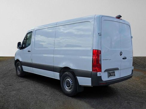 Used 2025 Mercedes-Benz Sprinter 2500 image 5