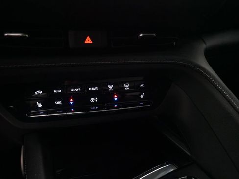 Used 2023 Buick Envision Essence w/ Sport Touring Package AWD/4WD image 21