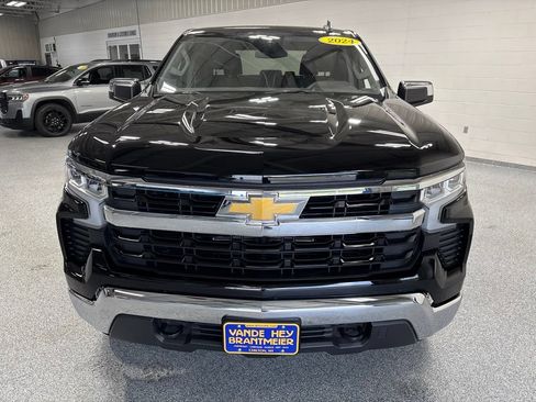 Used 2024 Chevrolet Silverado 1500 LT AWD/4WD image 2