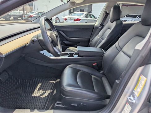 Used 2018 Tesla Model 3 Mid Range RWD image 18
