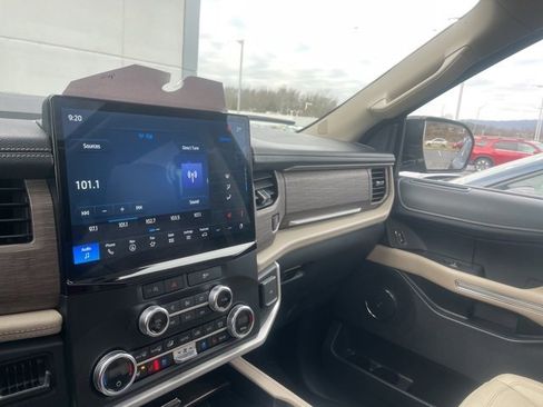 Used 2023 Ford Expedition Max Limited image 57