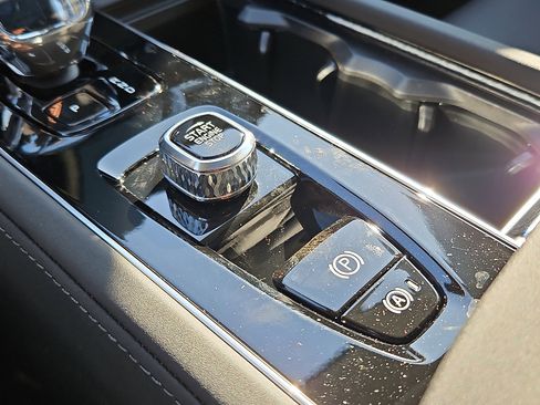 New 2026 Volvo XC90 B6 Ultra w/ Protection Package Premier AWD/4WD image 19