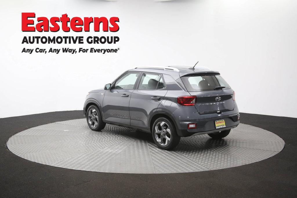 Used 2025 Hyundai Venue SEL FWD image 65