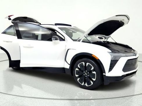 Used 2024 Chevrolet Blazer EV RS RWD image 11