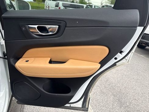 Used 2020 Volvo XC60 T5 Inscription AWD/4WD image 16