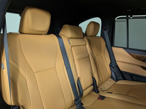 Used 2026 Lexus LX 600 4WD w/ Accessory Package (Z1) image 23