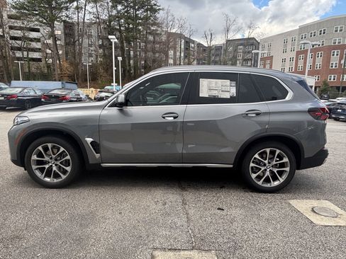 Used 2026 BMW X5 xDrive40i w/ Premium Package image 2