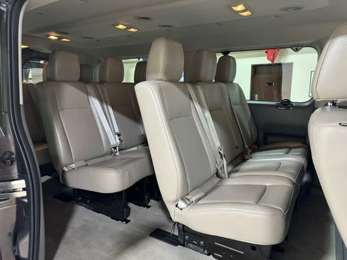 Used 2018 Nissan NV 3500 SL RWD image 29