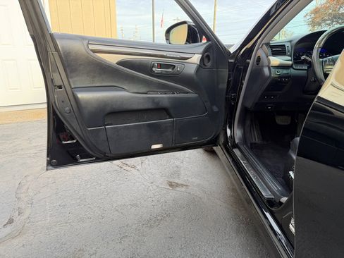 Used 2013 Lexus LS 460 AWD image 26