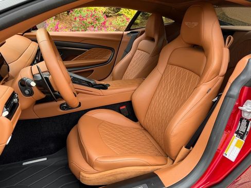 Used 2025 Aston Martin DB12 Coupe RWD image 11