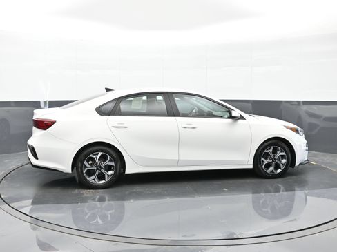 Used 2020 Kia Forte LXS FWD image 5
