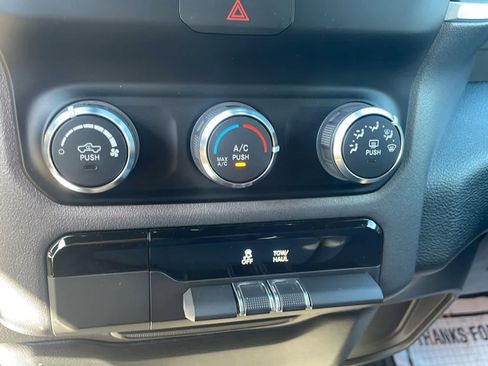 Used 2022 RAM 1500 Big Horn AWD/4WD image 18