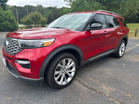 Used 2021 Ford Explorer Platinum w/ Equipment Group 601A AWD/4WD image 3