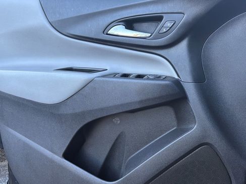 Used 2023 Chevrolet Equinox LS image 11