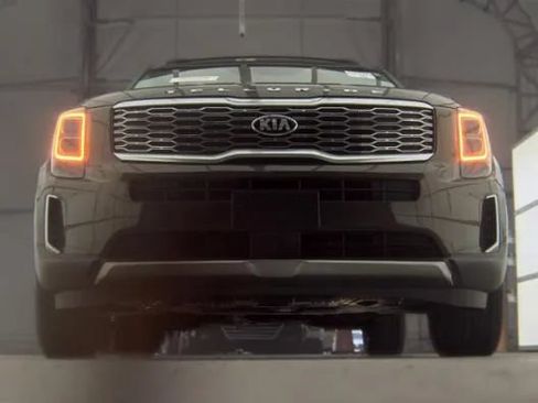 Used 2021 Kia Telluride EX w/ EX Premium Package AWD/4WD image 3
