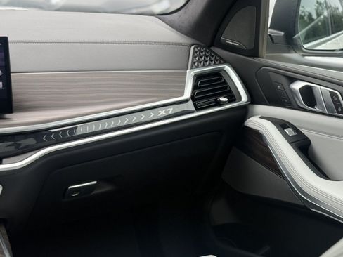 Certified 2024 BMW X7 xDrive40i AWD/4WD image 28