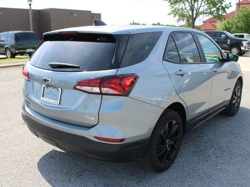 Used 2024 Chevrolet Equinox LS w/ LS Convenience Package FWD image 5