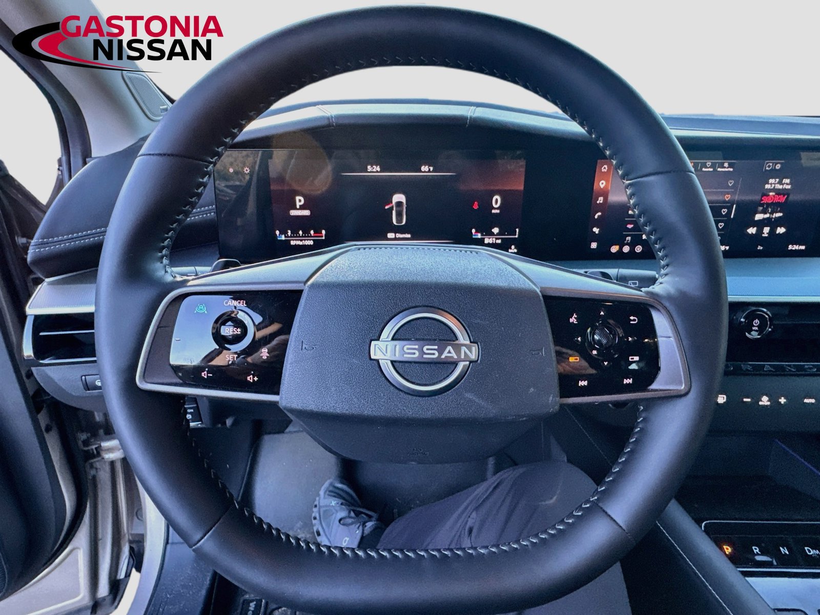 Used 2025 Nissan Murano SL AWD/4WD image 14