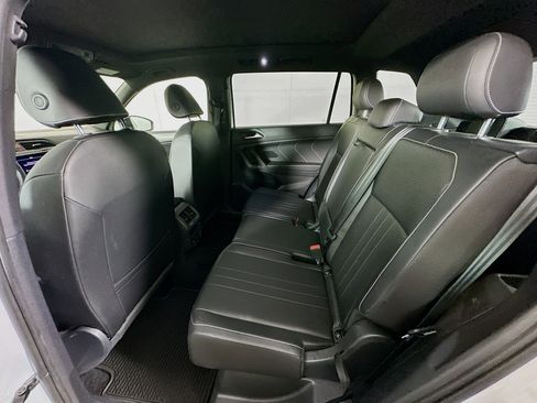 Used 2022 Volkswagen Tiguan SE R-Line image 26