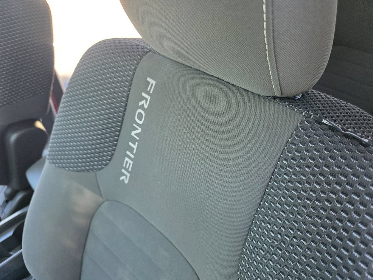Used 2014 Nissan Frontier Desert Runner RWD image 21