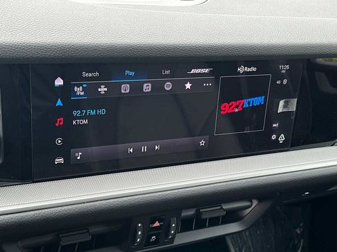 Used 2025 Porsche Cayenne image 19