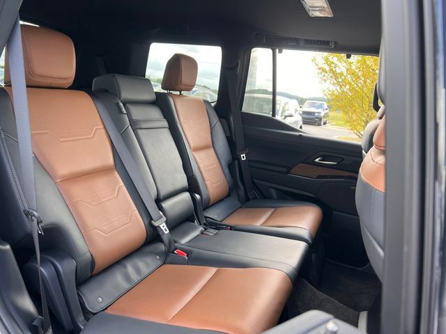 Used 2024 Lexus GX 550 w/ Accessory Package (31) AWD/4WD image 29