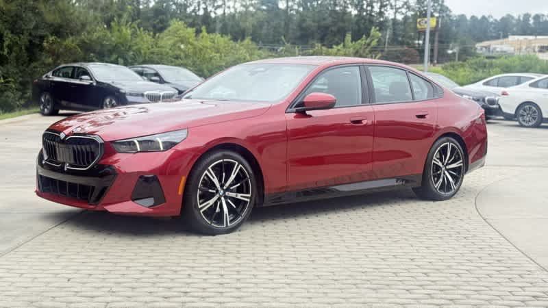 Used 2026 BMW 530i w/ M Sport Package RWD image 2