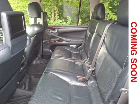 Used 2013 Lexus LX 570 4WD w/ Luxury Pkg image 10