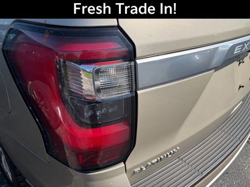 Used 2018 Ford Expedition Platinum RWD image 11