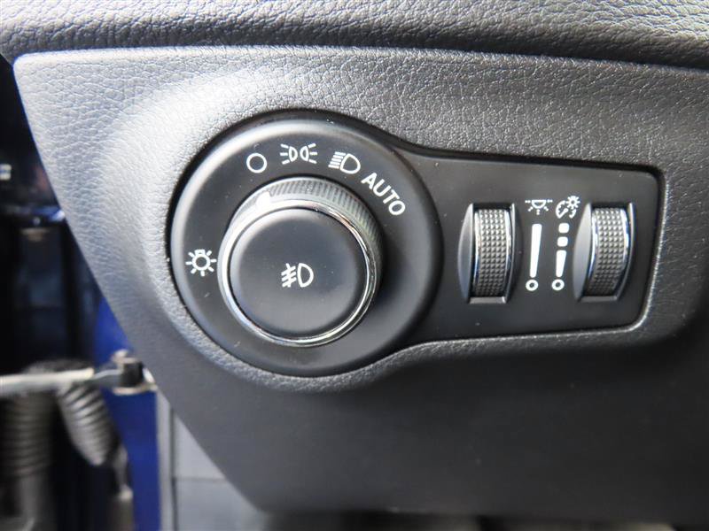 Used 2019 Jeep Compass Limited w/ Safety & Security Group AWD/4WD image 17